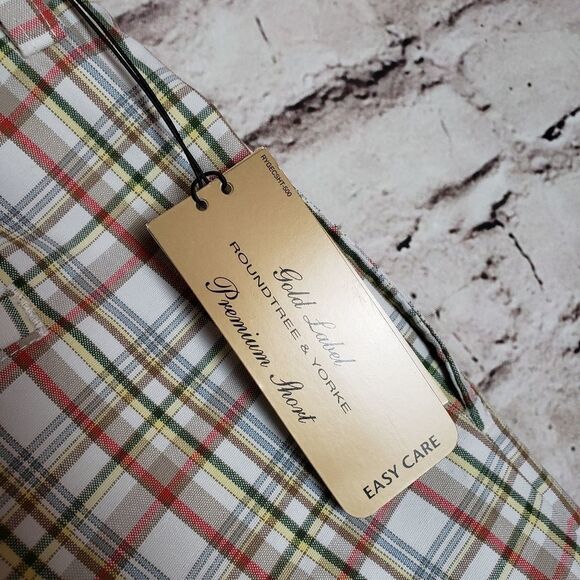 Men's Roundtree & Yorke Plaid Shorts - Picture 4 of 6